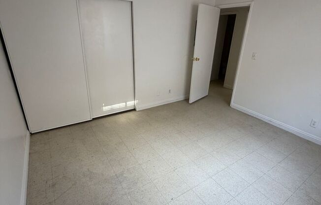 2 beds, 2 baths, 986 sqft, $1,005, Unit #B