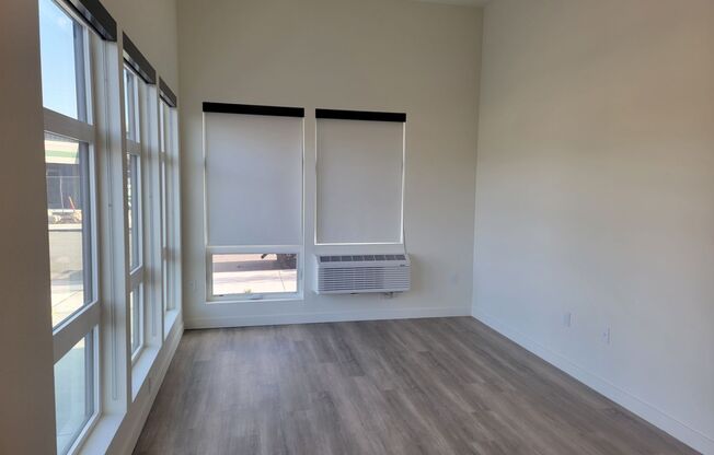 1 bed, 1 bath, 661 sqft, $1,690, Unit #412