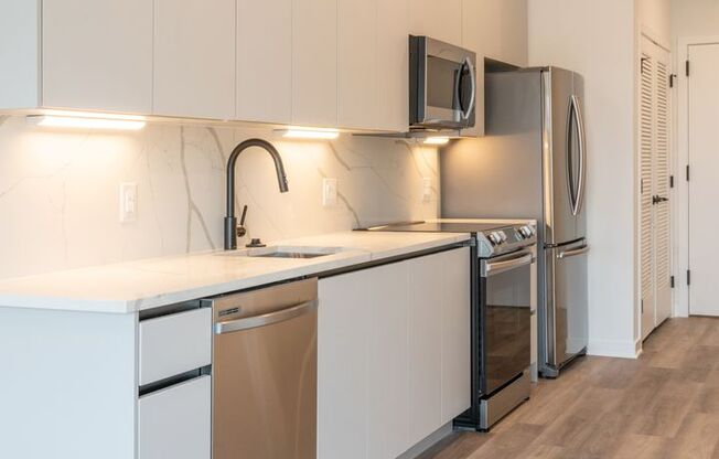 Studio, 1 bath, 525 sqft, $1,325, Unit 304