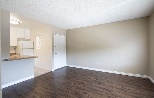 The Beach is Calling Your Name! 1b/1ba in the Heart of PB (Pets OK)