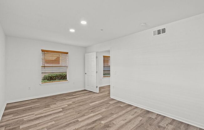 1 bed, 1 bath, 595 sqft, $1,350, Unit #161