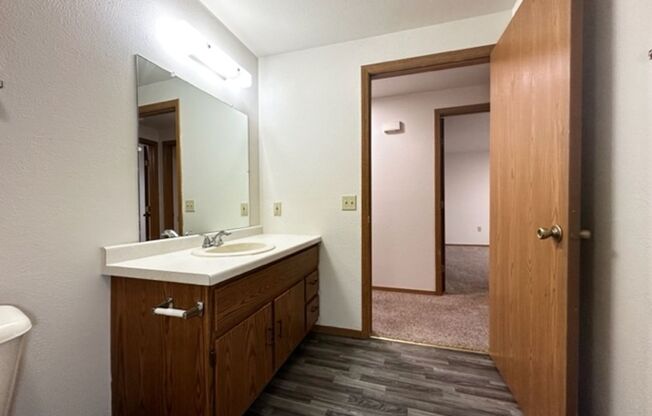 2 beds, 1 bath, 1,059 sqft, $995, Unit Apt. 1