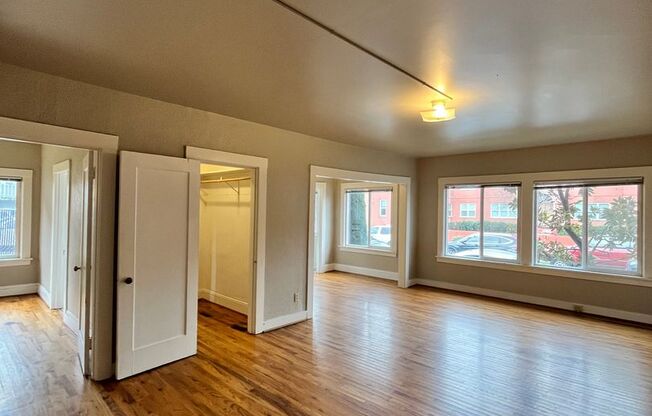 1 bed, 1 bath, $1,595, Unit 35