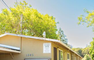 1563 Creekside Apartments