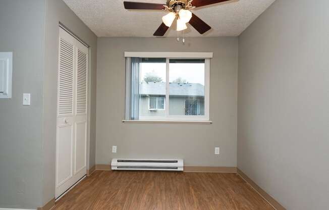 Oak Grove Dining Room