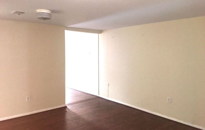 1 bed, 1 bath, 925 sqft, $1,300, Unit 3rd Floor