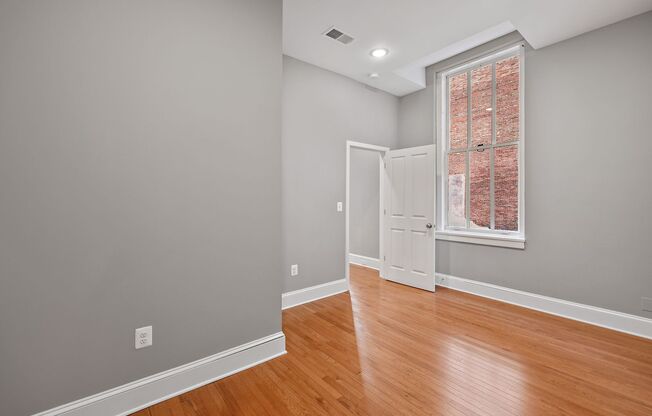 6 S Calvert Street