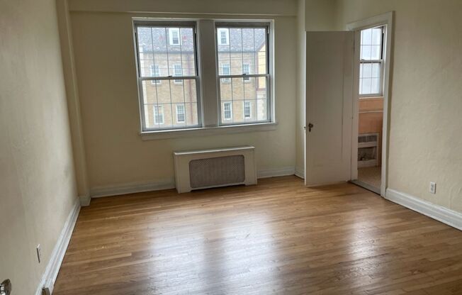 2 beds, 2 baths, 1,303 sqft, $2,150, Unit New King Edward  302