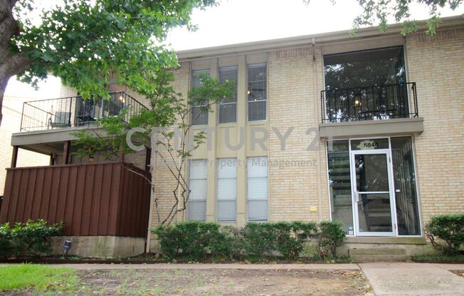 Updated 2/2 Condo in Great North Dallas Location For Rent!