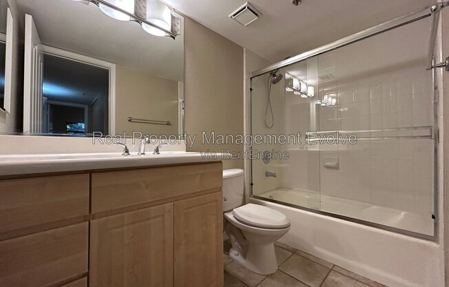 3 beds, 2 baths, 1,428 sqft, $1,995, Unit 240