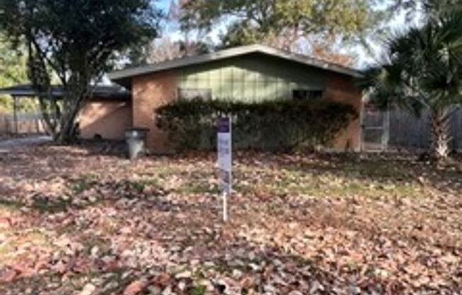 10365 Cedarlane Dr.