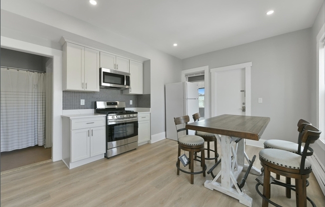 553 DORCHESTER AVE