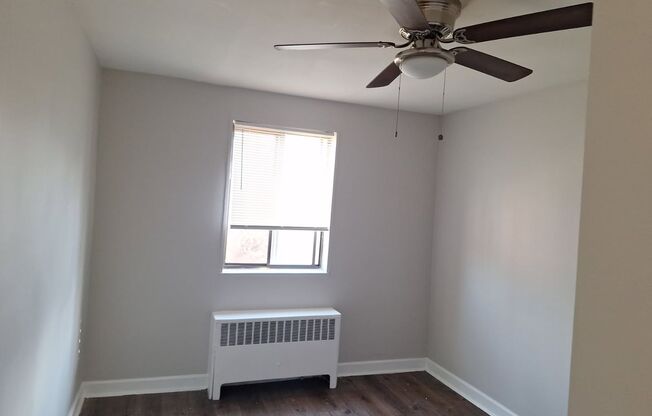 Affordable 2-Bedroom Apartment in Southwest DC – Utilities Included Option Available
