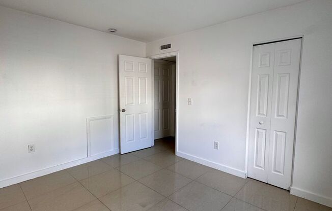 3 beds, 2 baths, 1,205 sqft, $2,075, Unit 003