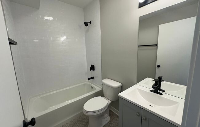 1 bed, 1 bath, $1,595, Unit 205