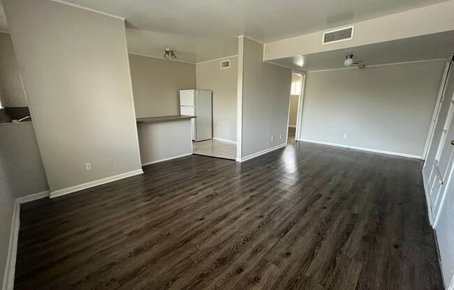 2 beds, 1 bath, 700 sqft, $1,560, Unit 201