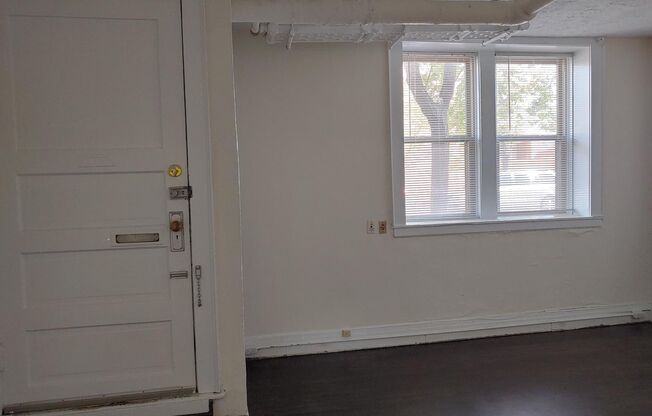 1 bed, 1 bath, 575 sqft, $985, Unit 1804-2A