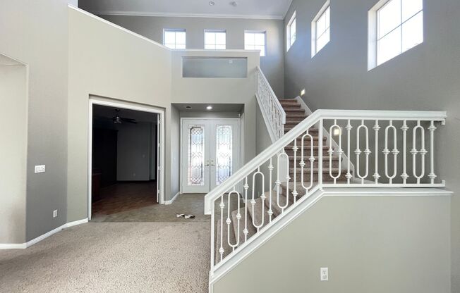 3 beds, 2.5 baths, $3,300