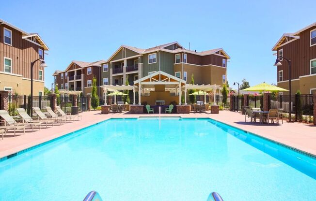 3 beds, 2 baths, 1,263 sqft, $1,930, Unit 243