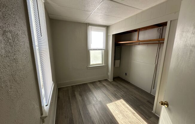 2 beds, 1 bath, $1,000