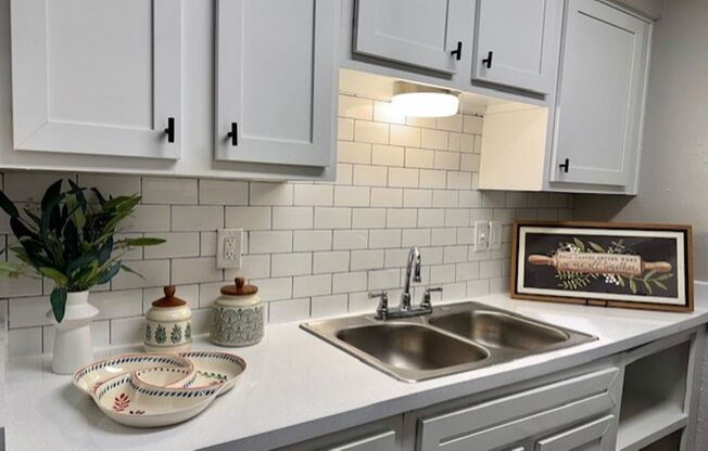 1 bed, 1 bath, 643 sqft, $695, Unit 172