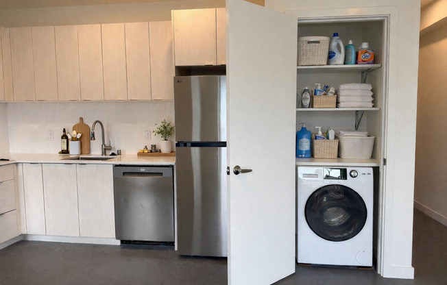 1 bed, 1 bath, 434 sqft, $2,095, Unit 204