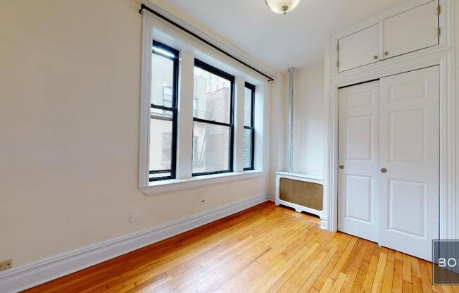 1 bed, 1 bath, $4,100, Unit 53