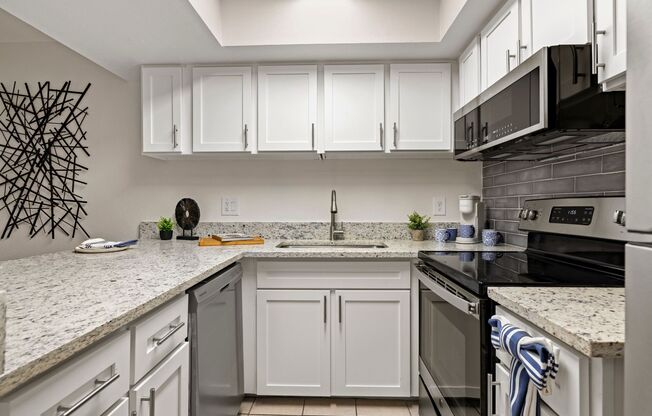 1 bed, 1 bath, 700 sqft, $957, Unit 223