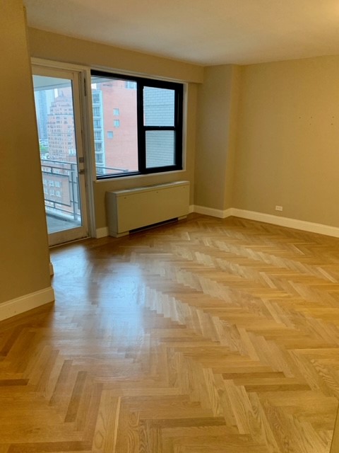 1 bed, 1 bath, 813 sqft, $5,800, Unit 16FW