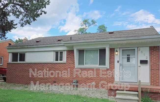 3 beds, 2 baths, 1,008 sqft, $2,200