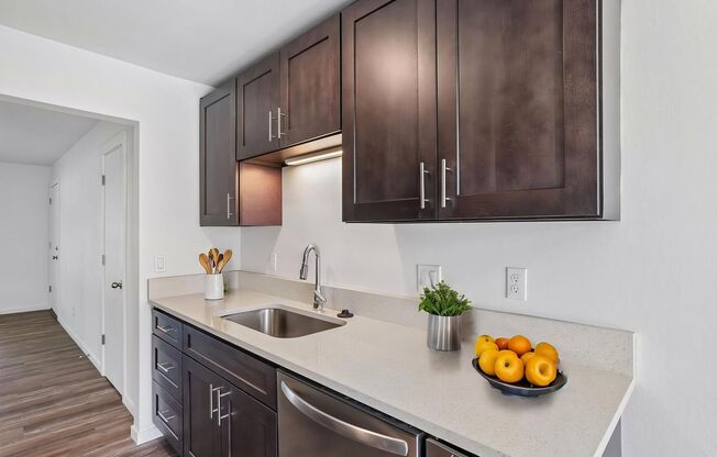 1 bed, 1 bath, 698 sqft, $1,399, Unit 83