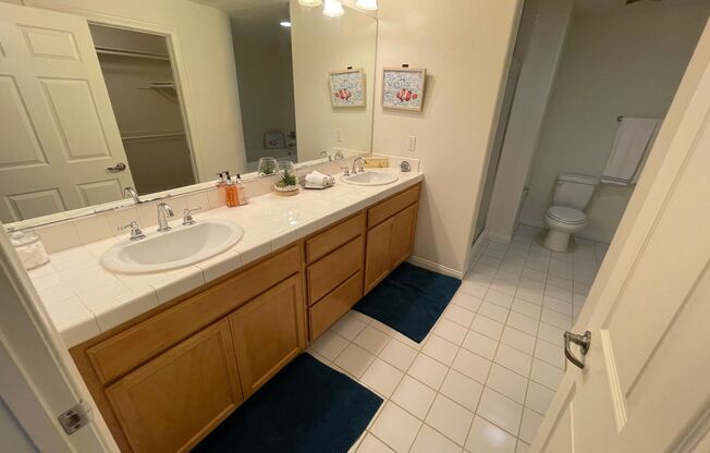 2 beds, 2.5 baths, 1,296 sqft, $3,200, Unit 8714-208