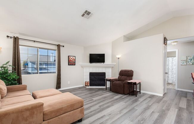 2nd floor unit in gated community with pool/spa/tennis