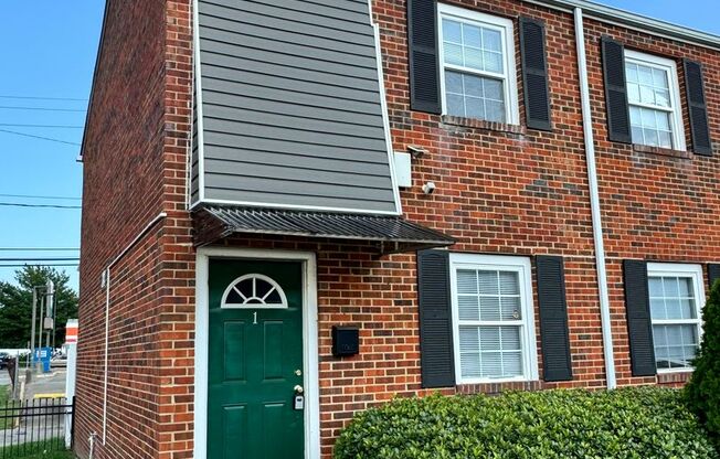 2 bed townhouse! Central Air, laundry. Great location.