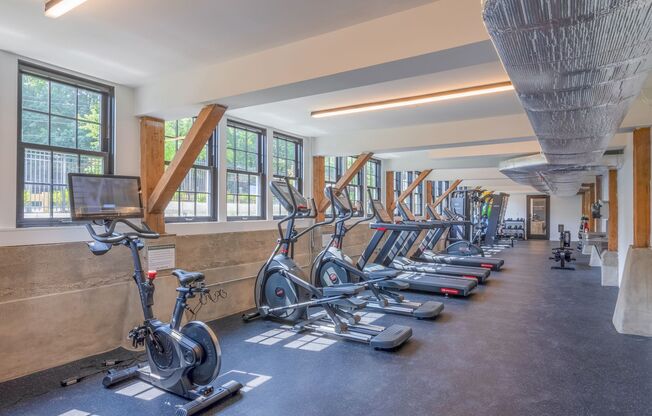 2 beds, 2 baths, 931 sqft, $3,200, Unit 70-306