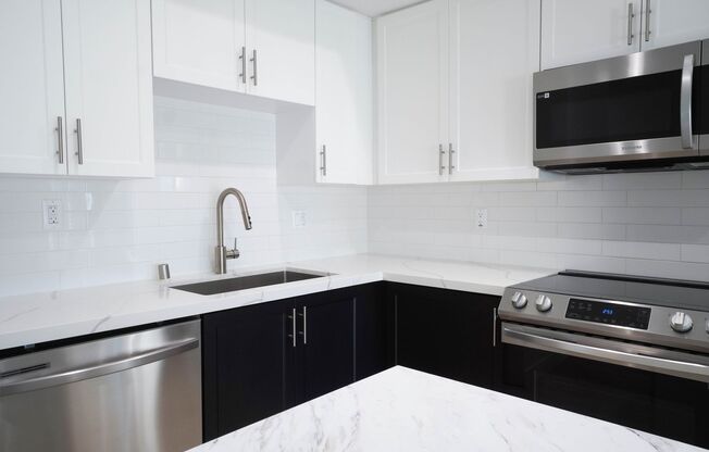 2 beds, 2 baths, 853 sqft, $3,295, Unit 221