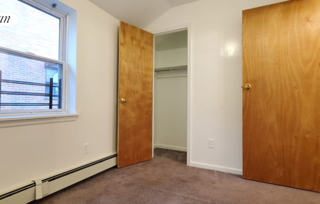 3 beds, 1 bath, $3,499, Unit B