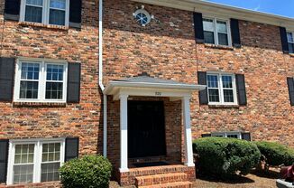 Lovely Two Bedroom Condo in Cotswold!