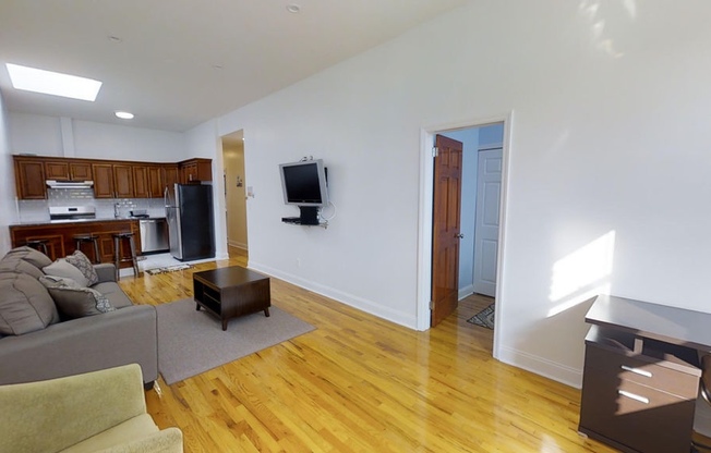 3 beds, 1 bath, $4,200, Unit 2