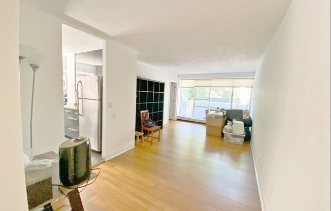 3 beds, 1 bath, 868 sqft, $4,359, Unit 207