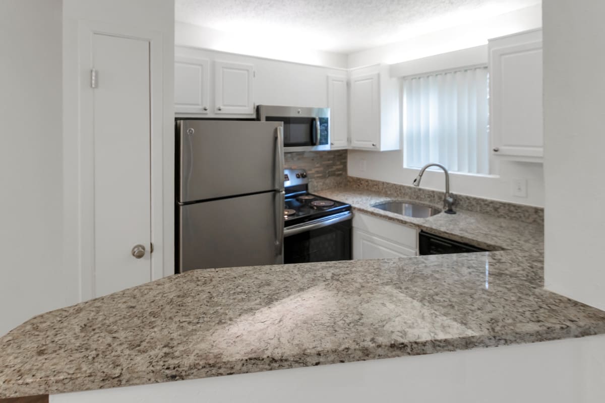Welcome Home to Cambridge Court Apartments