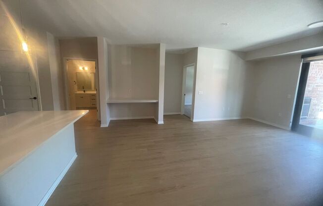 1 bed, 1 bath, 977 sqft, $2,895, Unit 307