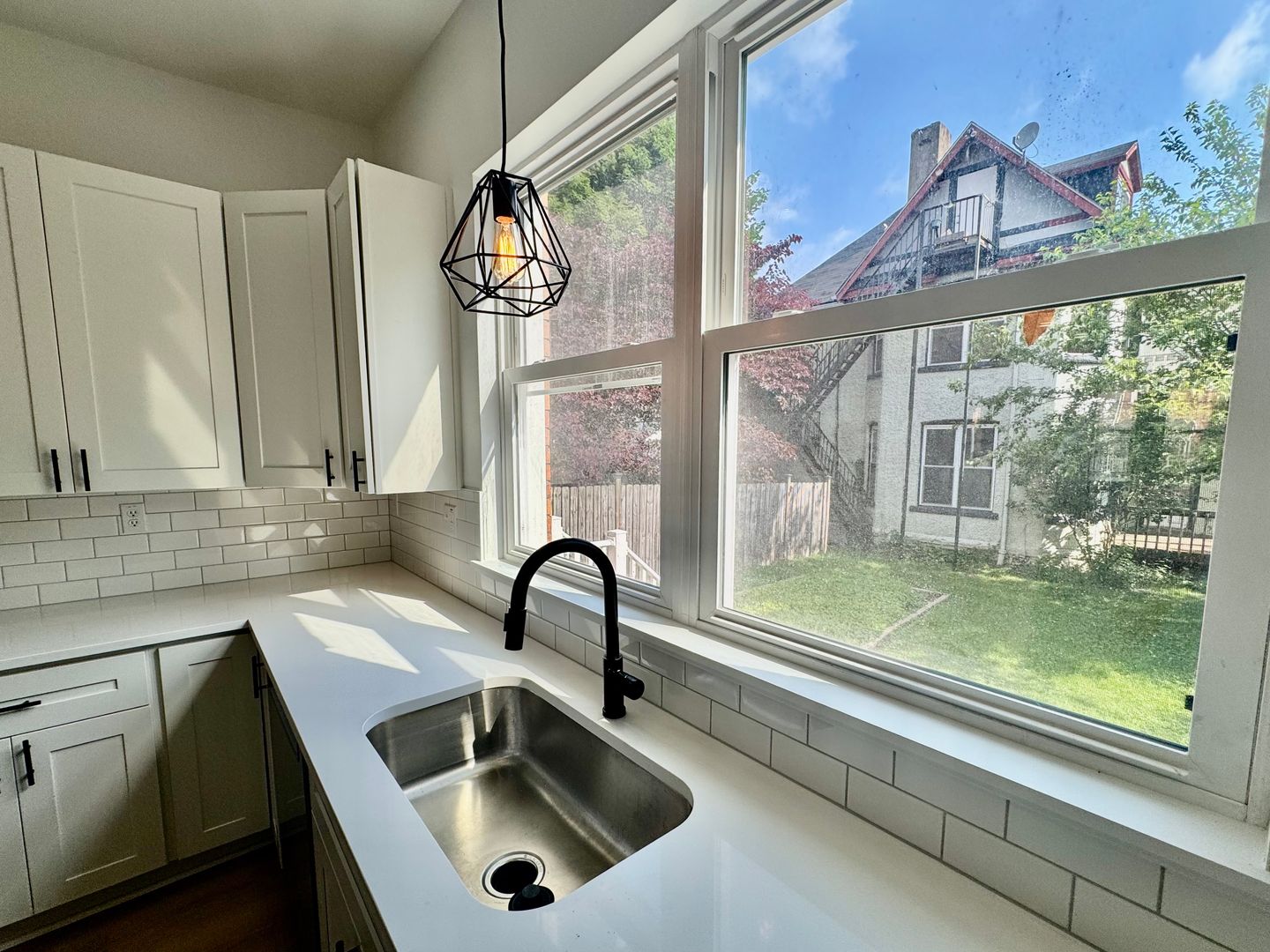 Completely Renovated 3 Bed, 2.5 Bath Home Plus Huge Bonus Room! Tons Of Space - Available Now in Highland Park!