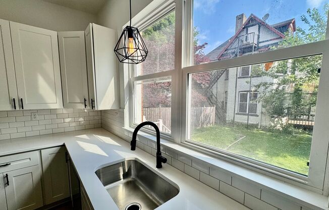 Completely Renovated 3 Bed, 2.5 Bath Home Plus Huge Bonus Room! Tons Of Space - Available Now in Highland Park!