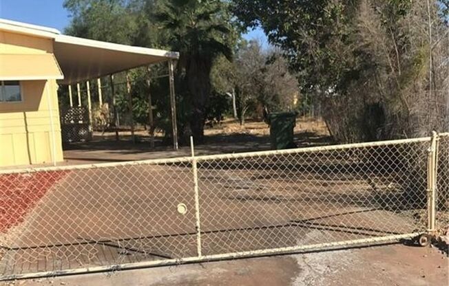 3 Bed / 2 Bath Manufactured Home in Hemet!