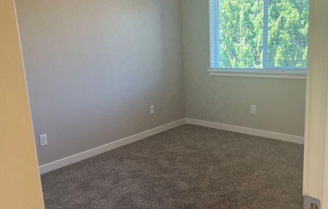 2 beds, 1 bath, 1,005 sqft, $1,715, Unit A22