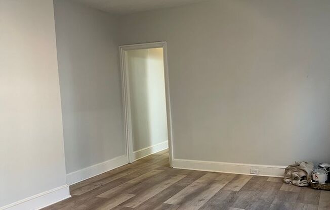 Newly remodeled 2br w off st parking laundry