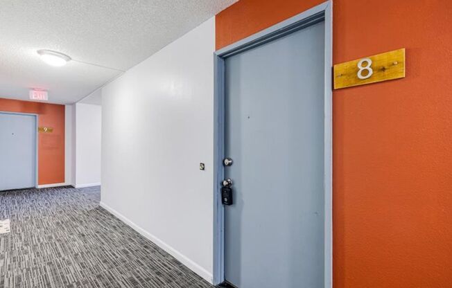 1 bed, 1 bath, 547 sqft, $1,300, Unit 8