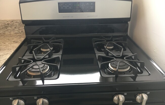 2 beds, 1 bath, $1,795, Unit 411C