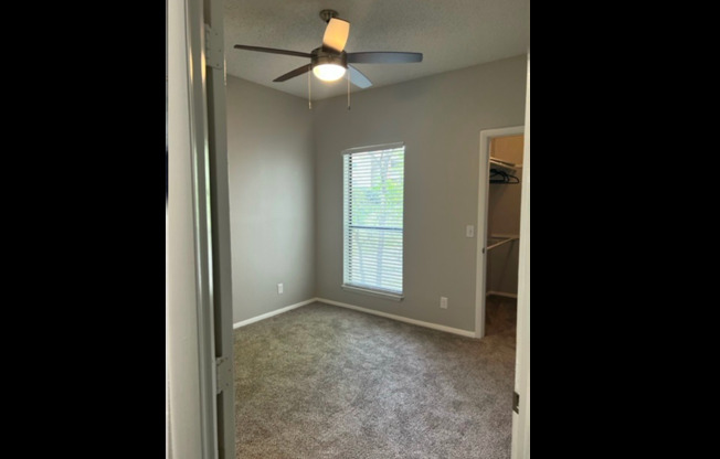 2 beds, 1 bath, 980 sqft, $1,230, Unit 1813